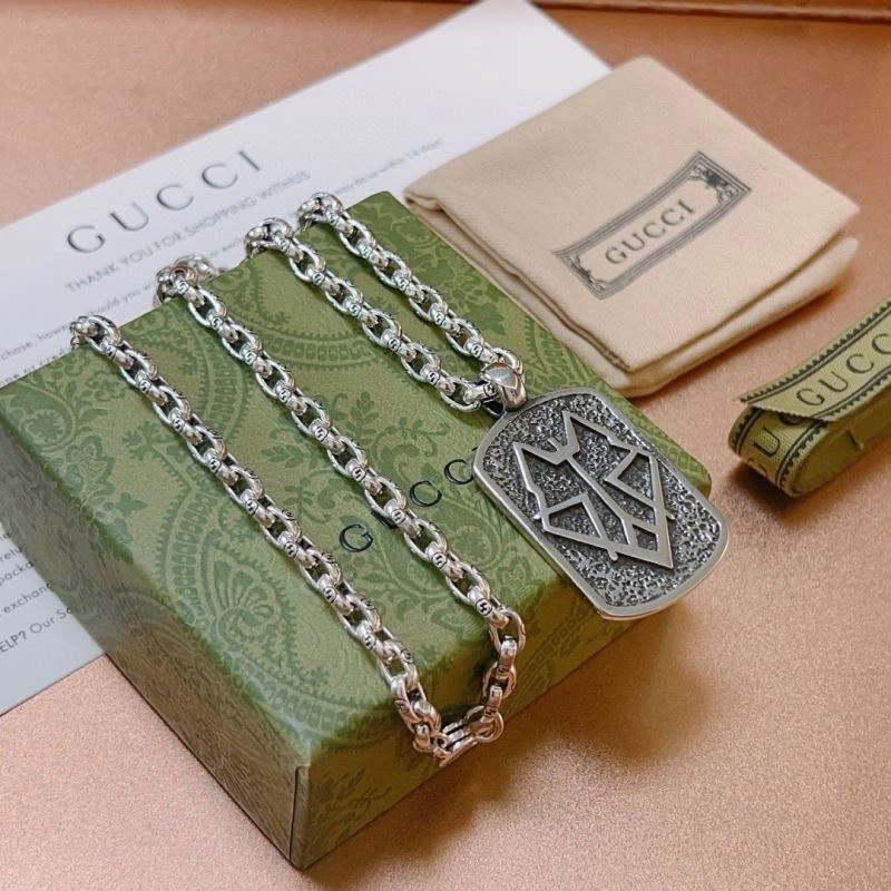 Gucci Necklaces Sleek 246204