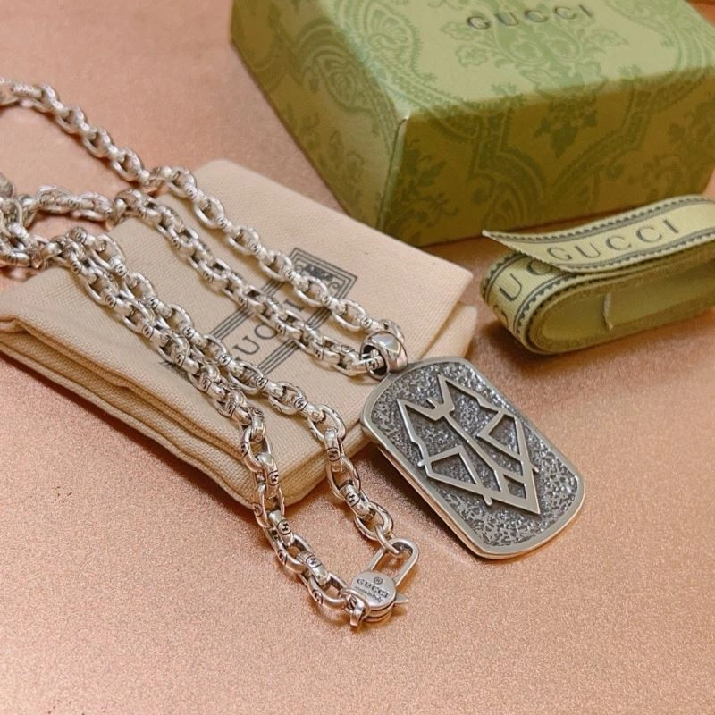 Gucci Necklaces Sleek 246204