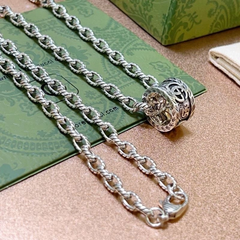 Gucci Necklaces Sleek 246187