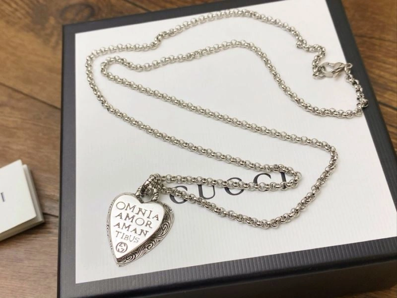 FlexibleFit Gucci Necklaces 246156