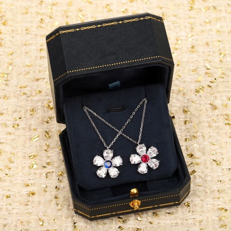 Sporty Gucci Necklaces 246136
