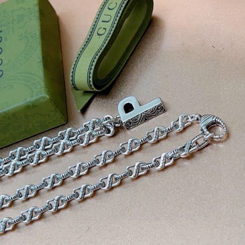 WaterResistant Gucci Necklaces 246151