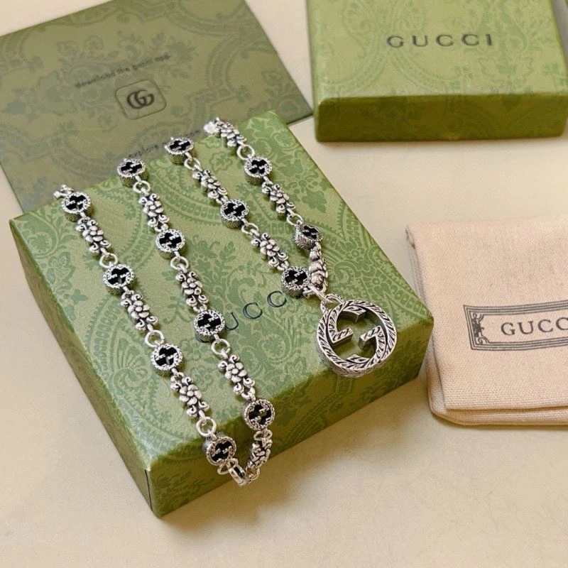 Gucci Necklaces Lightweight 245400