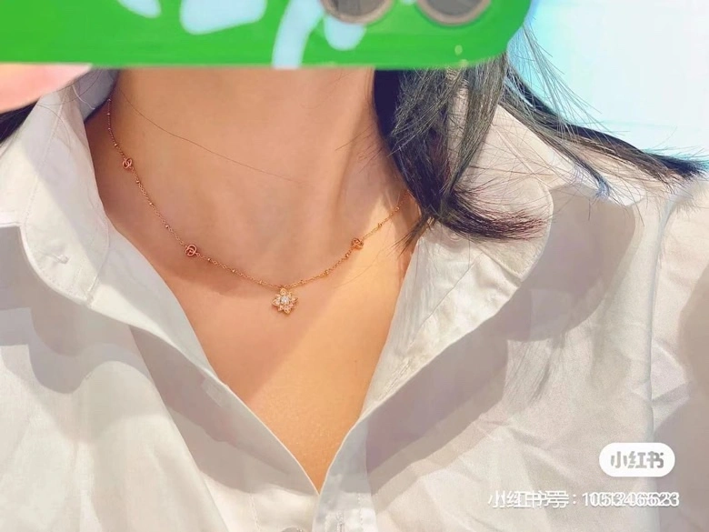 WellDesigned Gucci Necklaces 245342