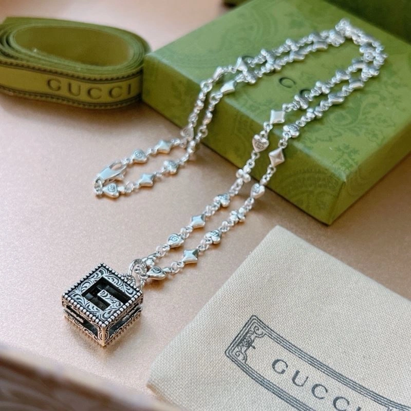 Gucci Necklaces Trendy 245120
