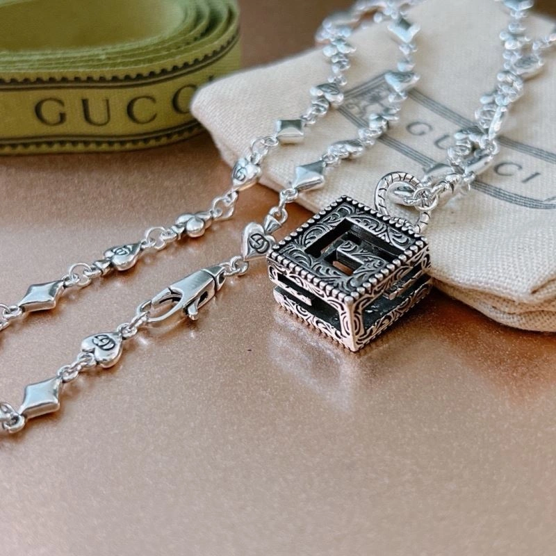 Gucci Necklaces Trendy 245120