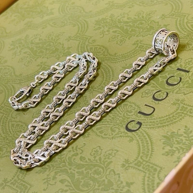 WaterResistant Gucci Necklaces 245034
