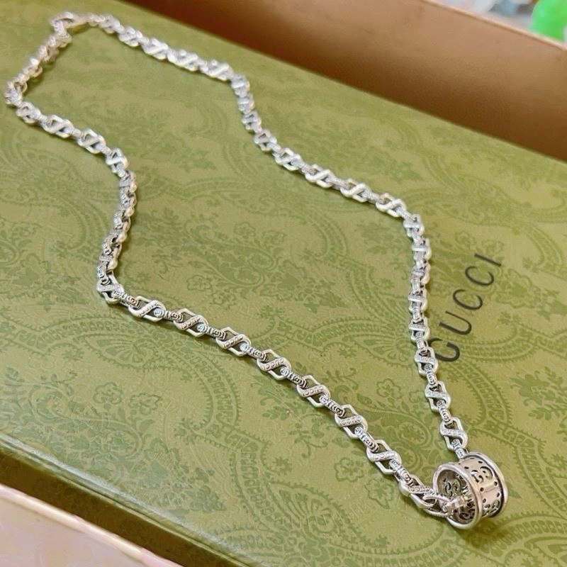 WaterResistant Gucci Necklaces 245034