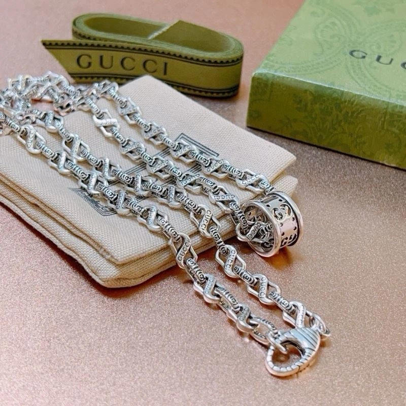 WaterResistant Gucci Necklaces 245034