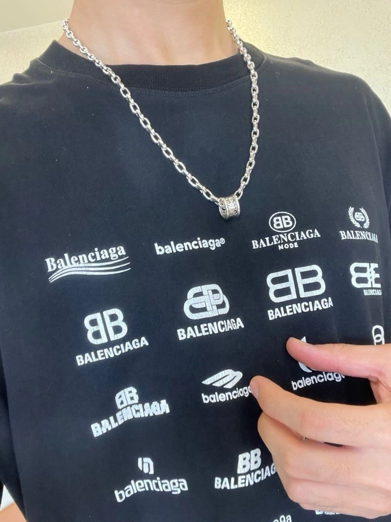 WaterResistant Gucci Necklaces 245034