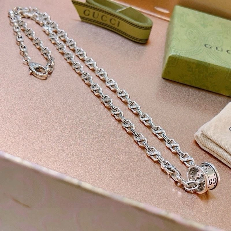 WaterResistant Gucci Necklaces 245034