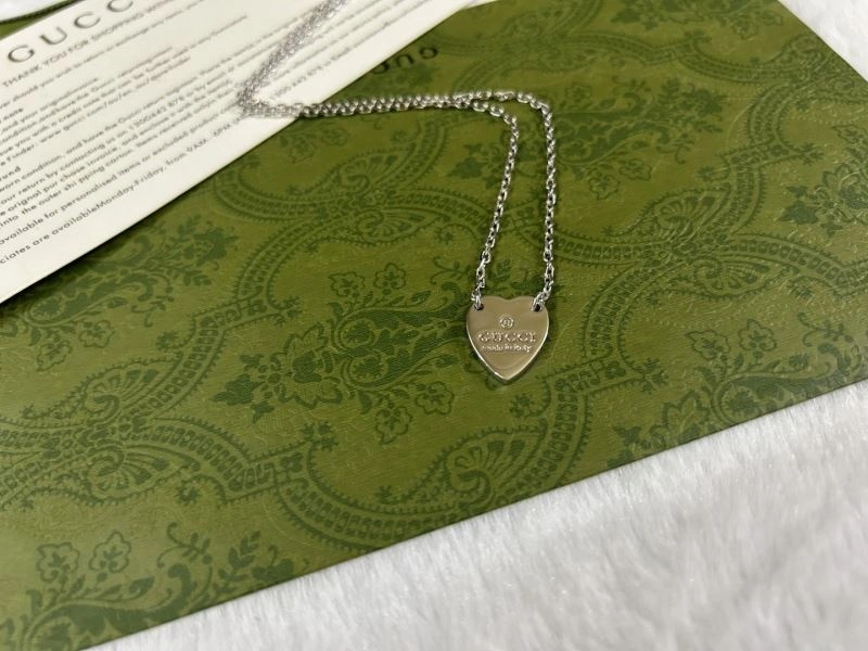 Gucci Necklaces Sleek 244779