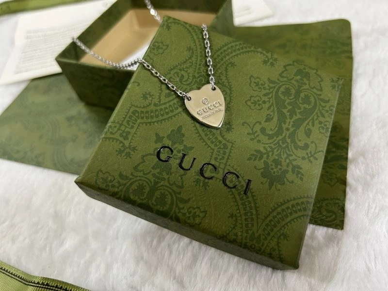Gucci Necklaces Sleek 244779