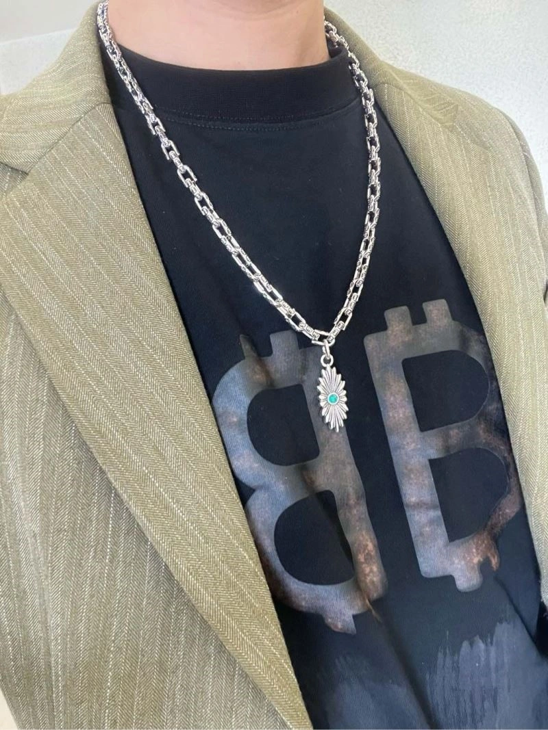 Sporty Gucci Necklaces 244537