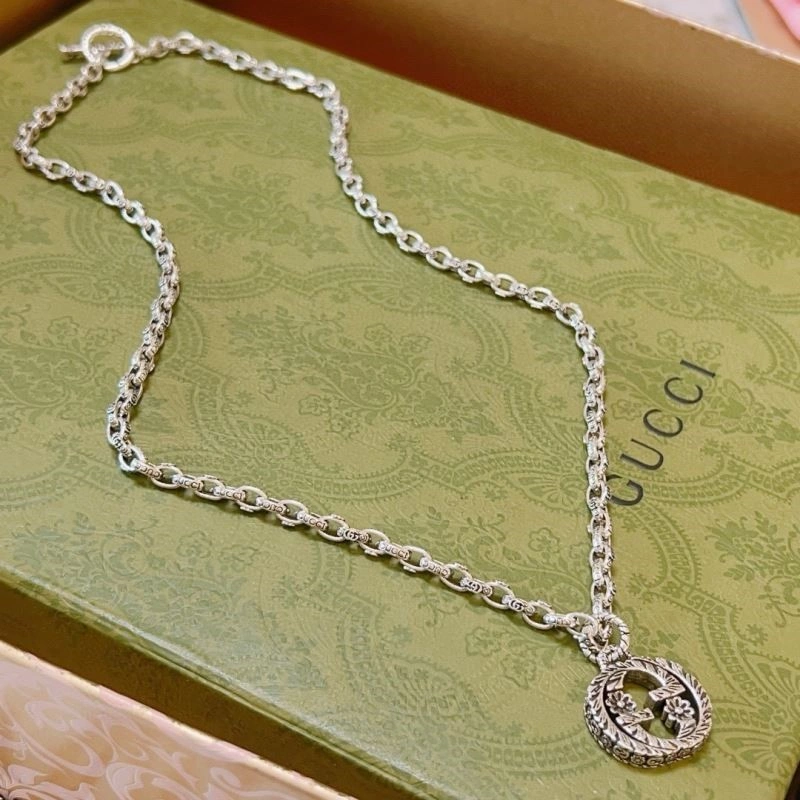 Snug Gucci Necklaces 244497