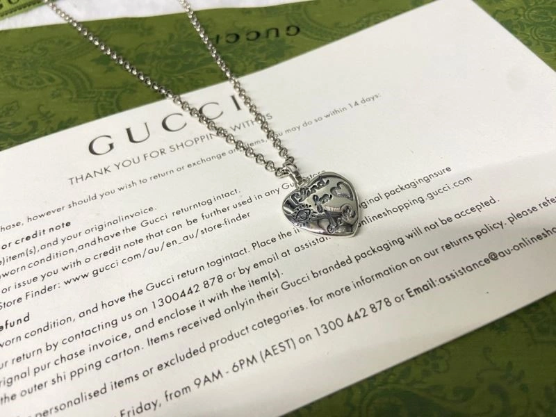Vibrant Gucci Necklaces 244317