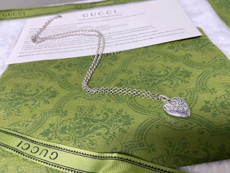Vibrant Gucci Necklaces 244317