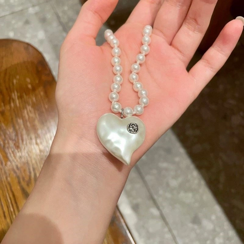 Compact Gucci Necklaces 244288