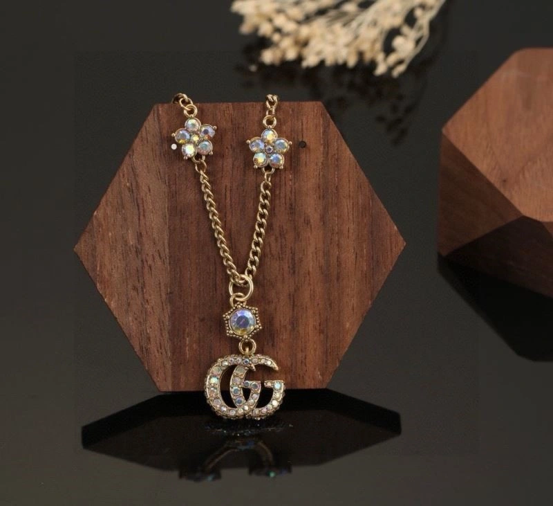 SoftTouch Gucci Necklaces 244256