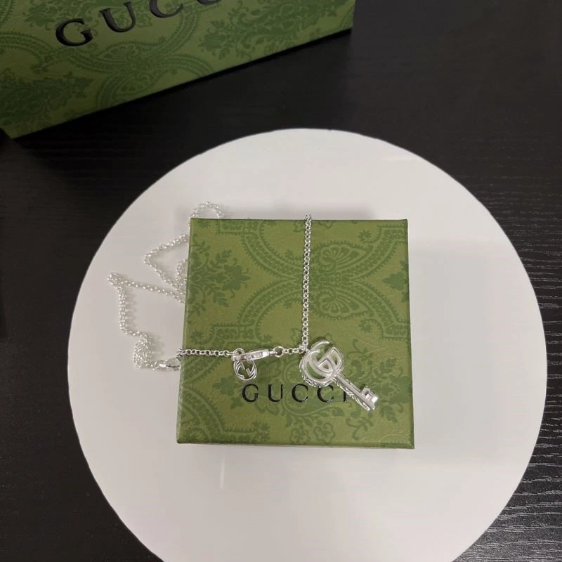 Chic Gucci Necklaces 243986