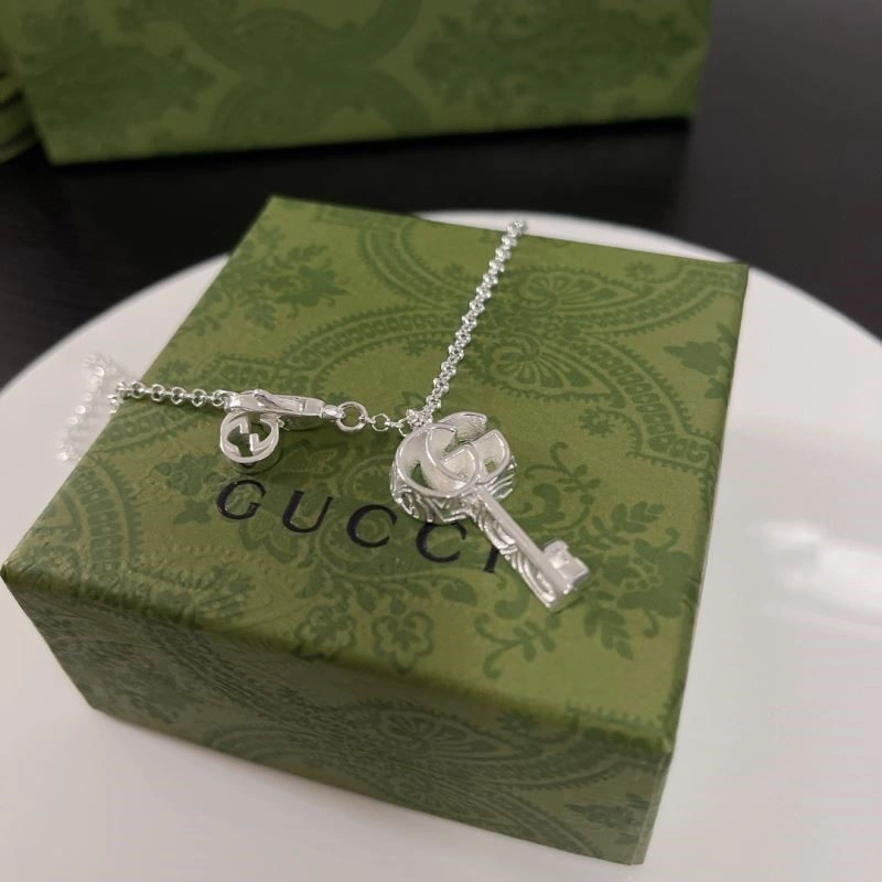 Chic Gucci Necklaces 243986