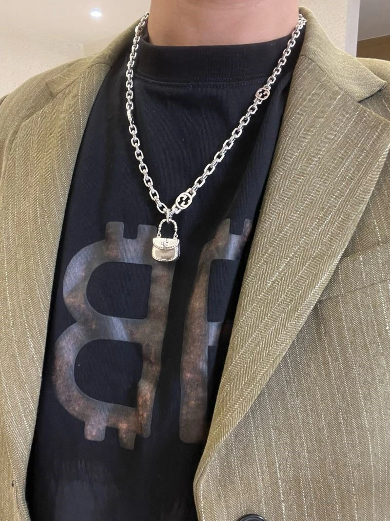 Versatile Gucci Necklaces 243705