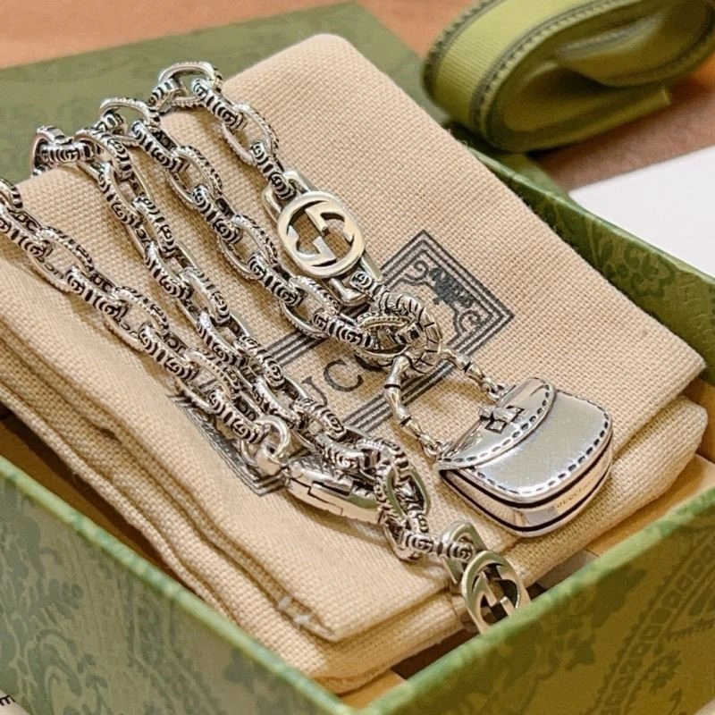 Versatile Gucci Necklaces 243705