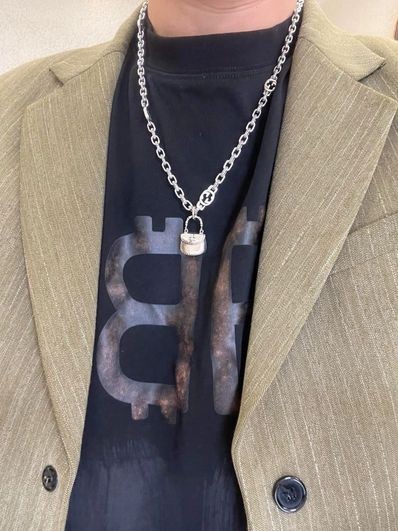 Versatile Gucci Necklaces 243705
