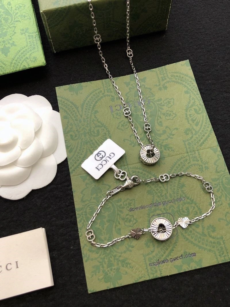 Gucci Necklaces Trendsetting 243646