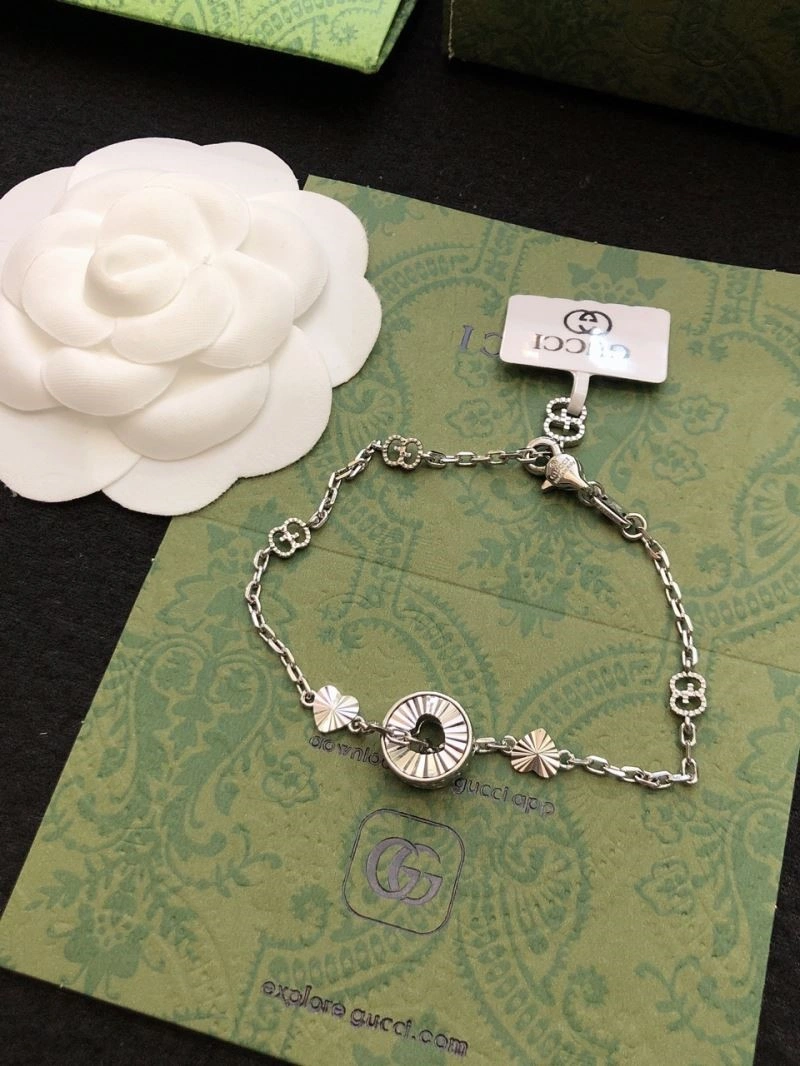 Gucci Necklaces Trendsetting 243646