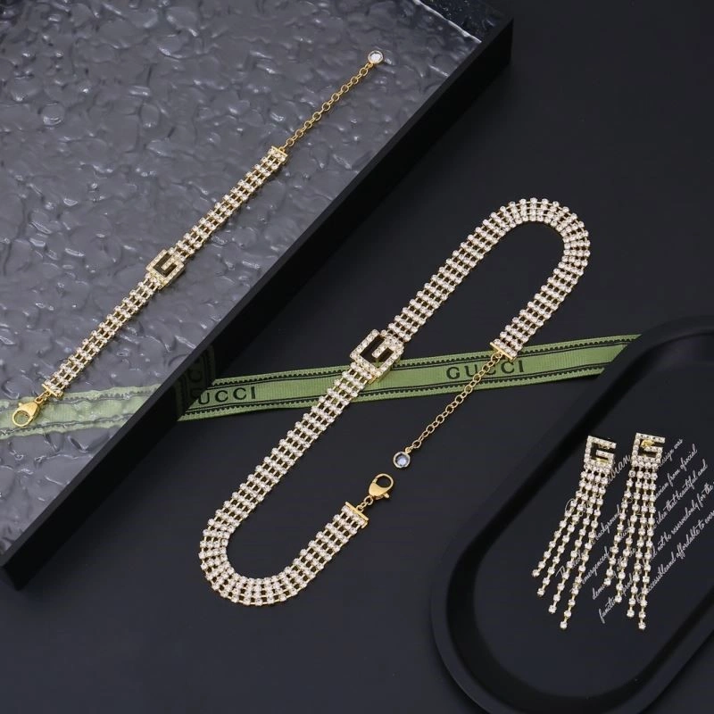 Contemporary Gucci Necklaces 243654