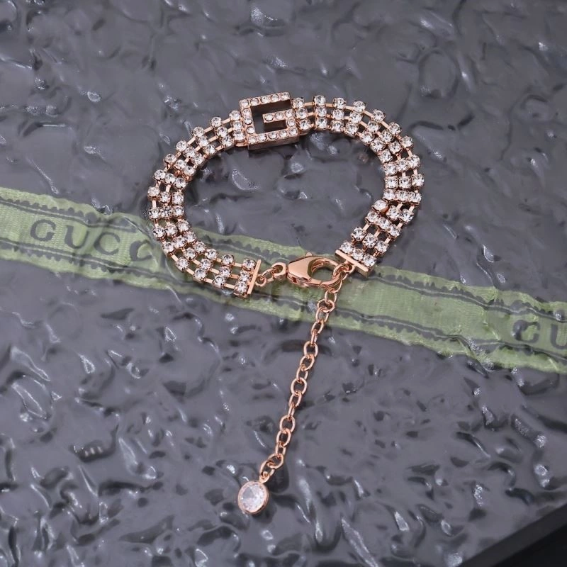 RelaxedFit Gucci Necklaces 243641