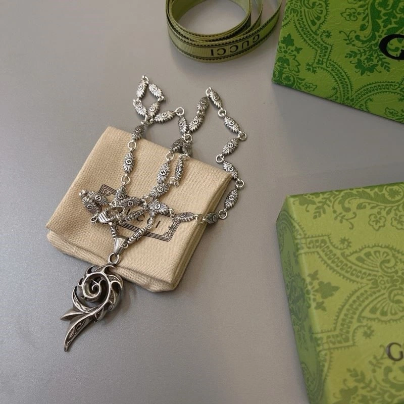Gucci Necklaces UrbanChic 243629