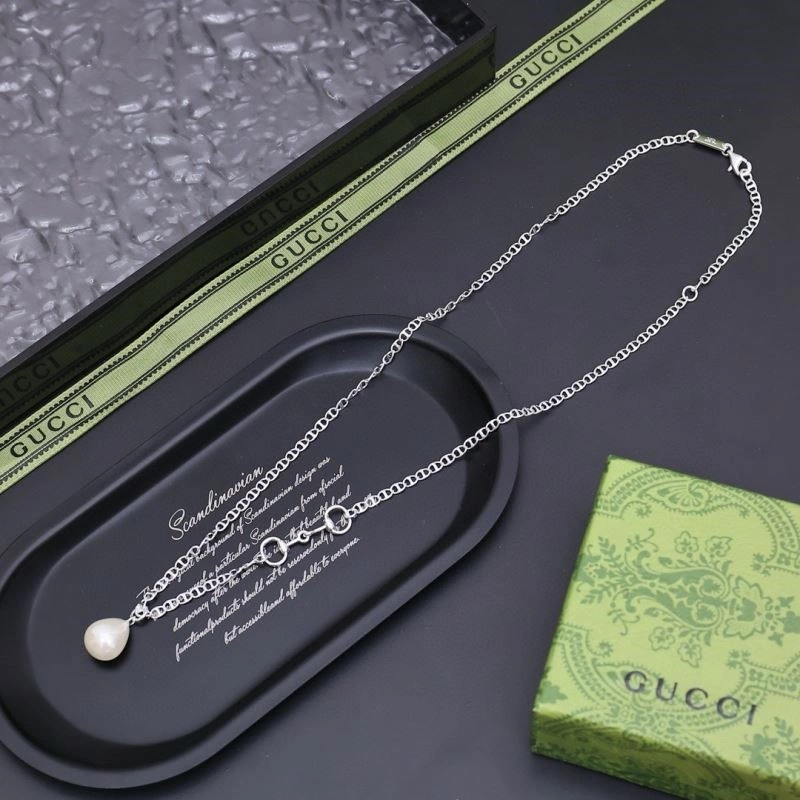 Gucci Necklaces Sleek 243598