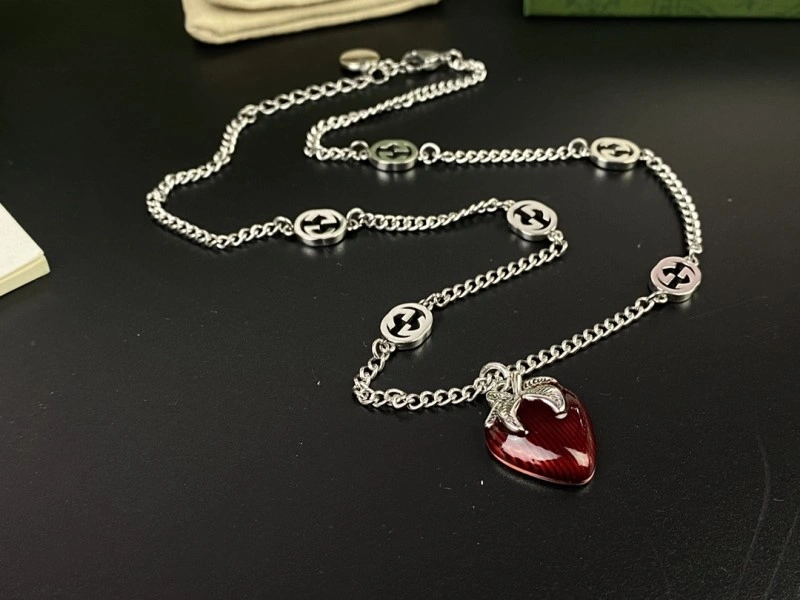 Trendsetting Gucci Necklaces 243559
