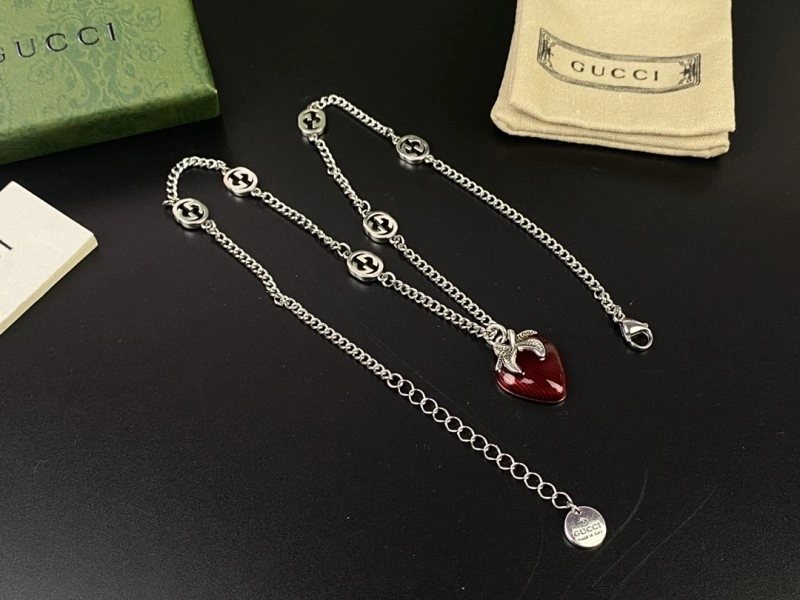 Trendsetting Gucci Necklaces 243559