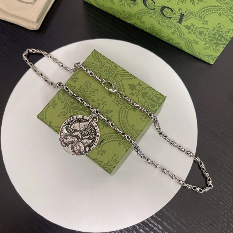 Elegant Gucci Necklaces 243538