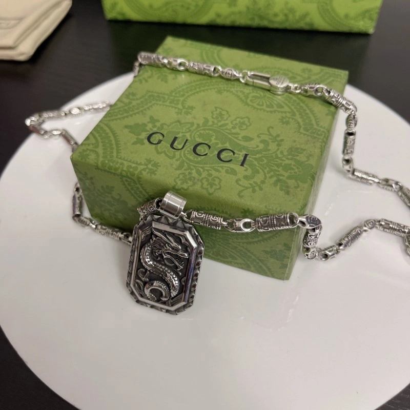 Gucci Necklaces Versatile 243525