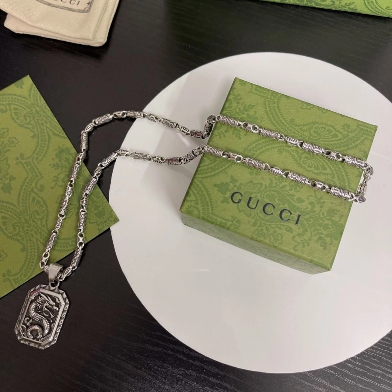 Gucci Necklaces Versatile 243525