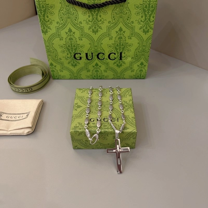 Gucci Necklaces Versatile 243154