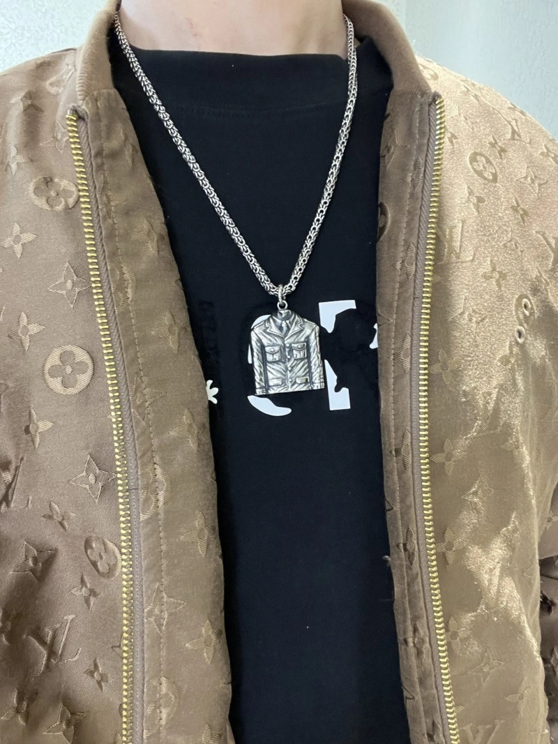 EyeCatching Gucci Necklaces 243122