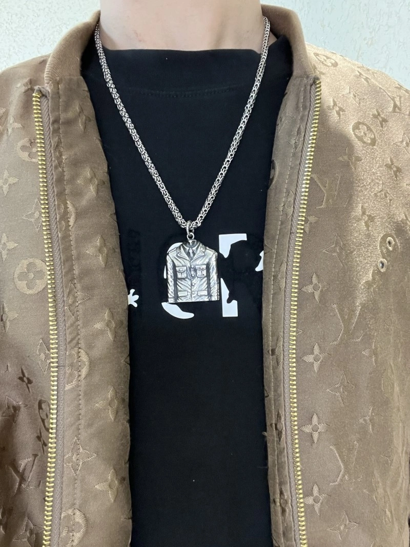 EyeCatching Gucci Necklaces 243122