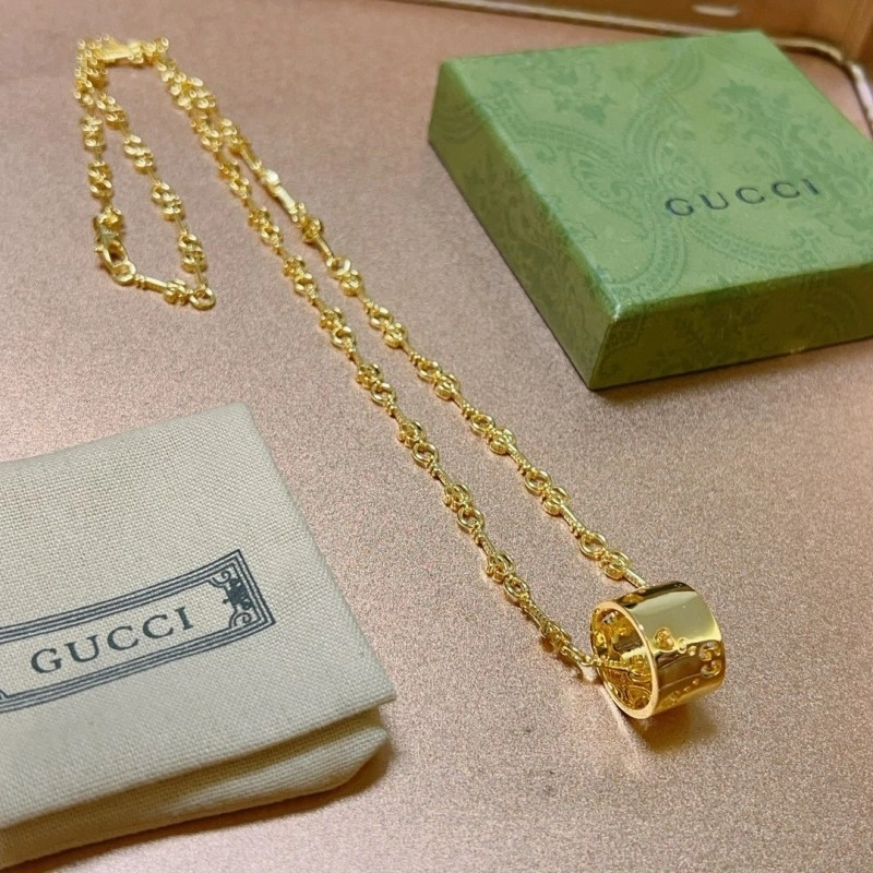 Sporty Gucci Necklaces 243063