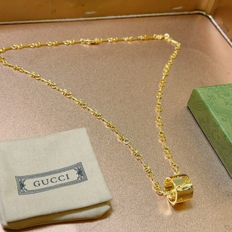 Sporty Gucci Necklaces 243063