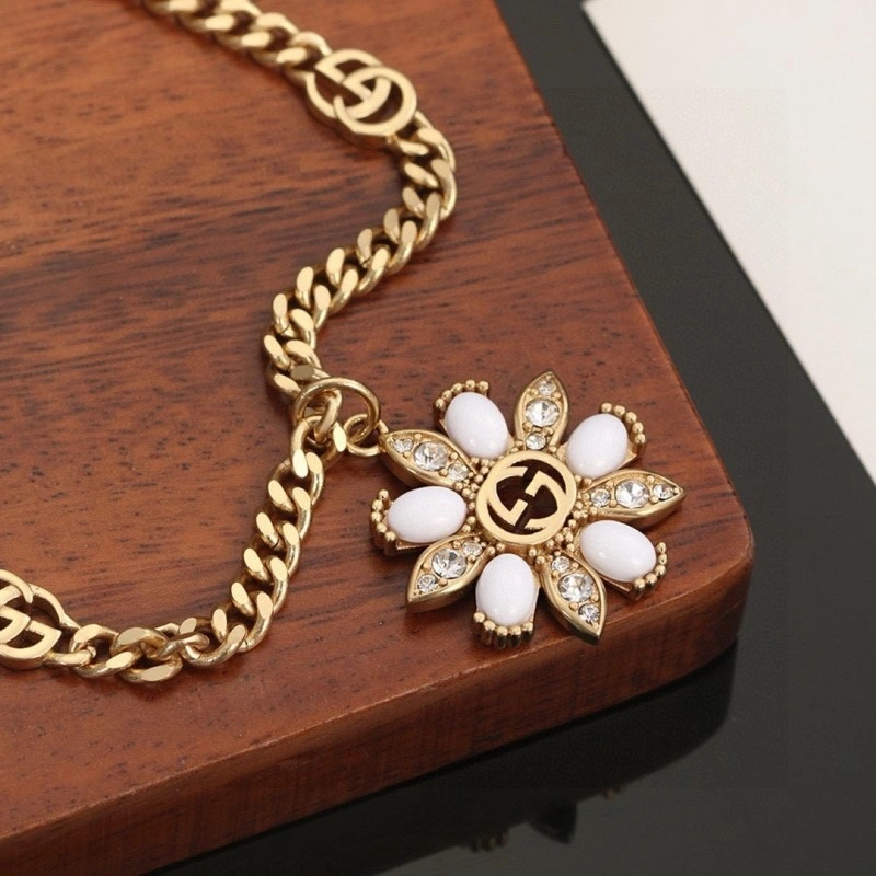 Trendy Gucci Necklaces 243060