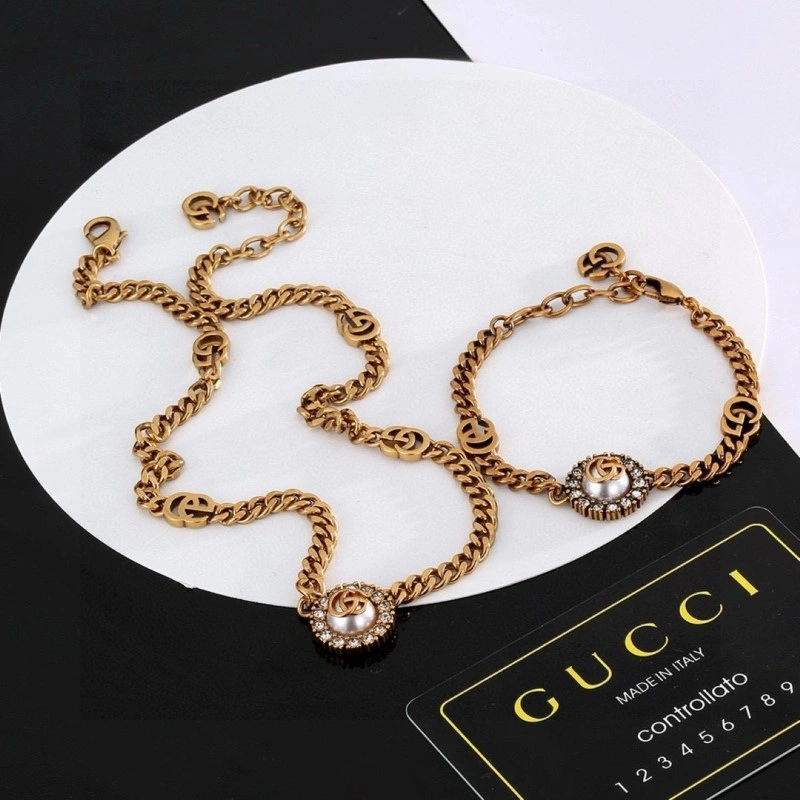 Gucci Necklaces Elegant 243045