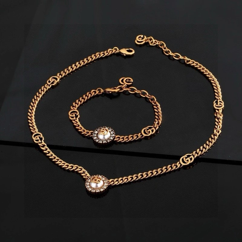 Gucci Necklaces Elegant 243045