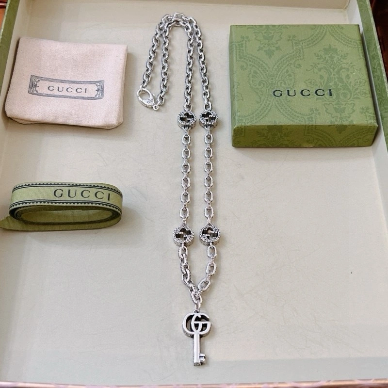 Versatile Gucci Necklaces 243029