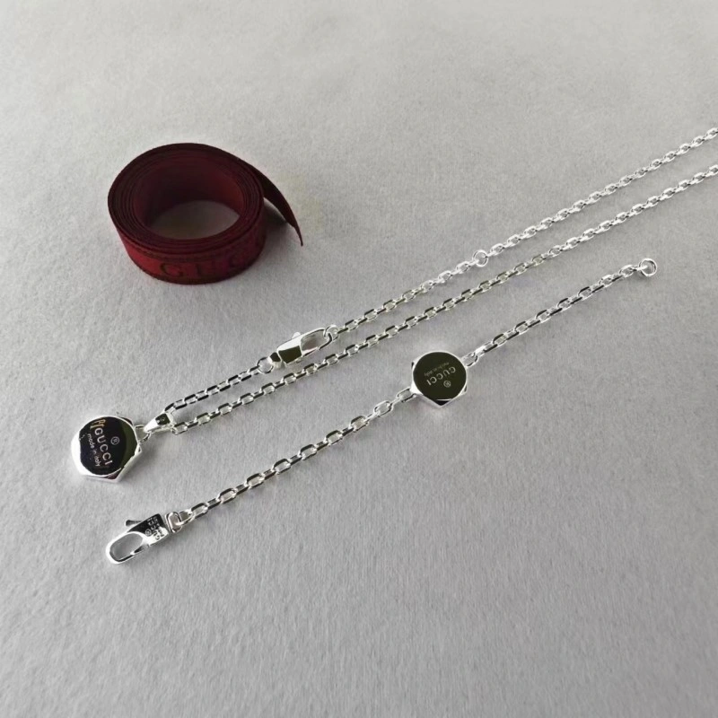 Gucci Necklaces Chic 243001