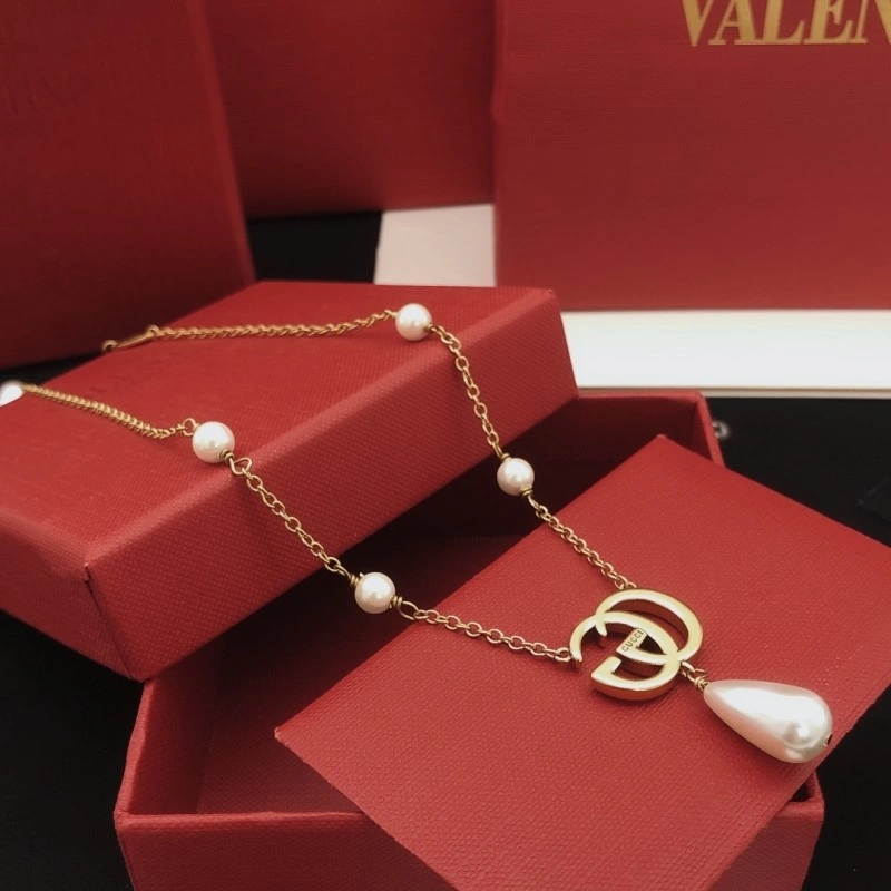 Tailored Gucci Necklaces 242995
